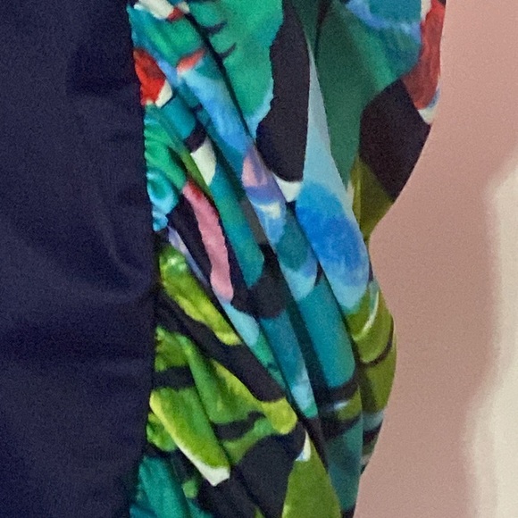 TRIMSHAPER ONE PIECE SWIMSUIT WO PLUS SIZE 30 VIVID PRINT SIDE RUSHING EUC CLEAN - Picture 13 of 14